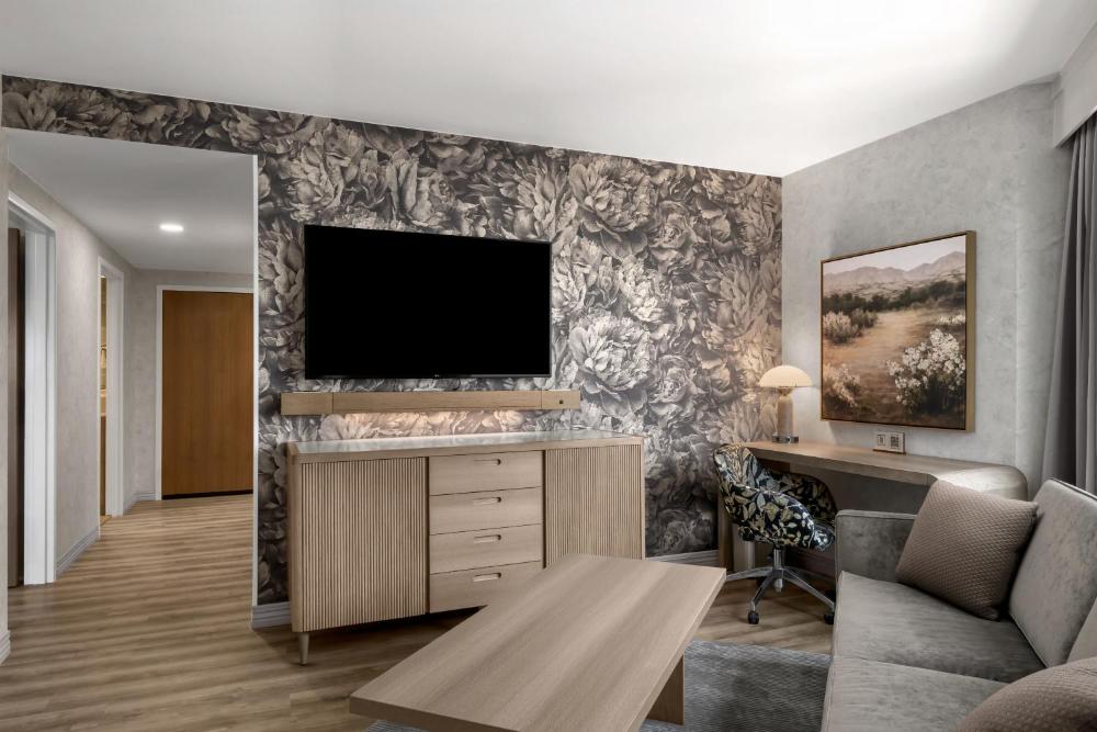 Queen Suite interior